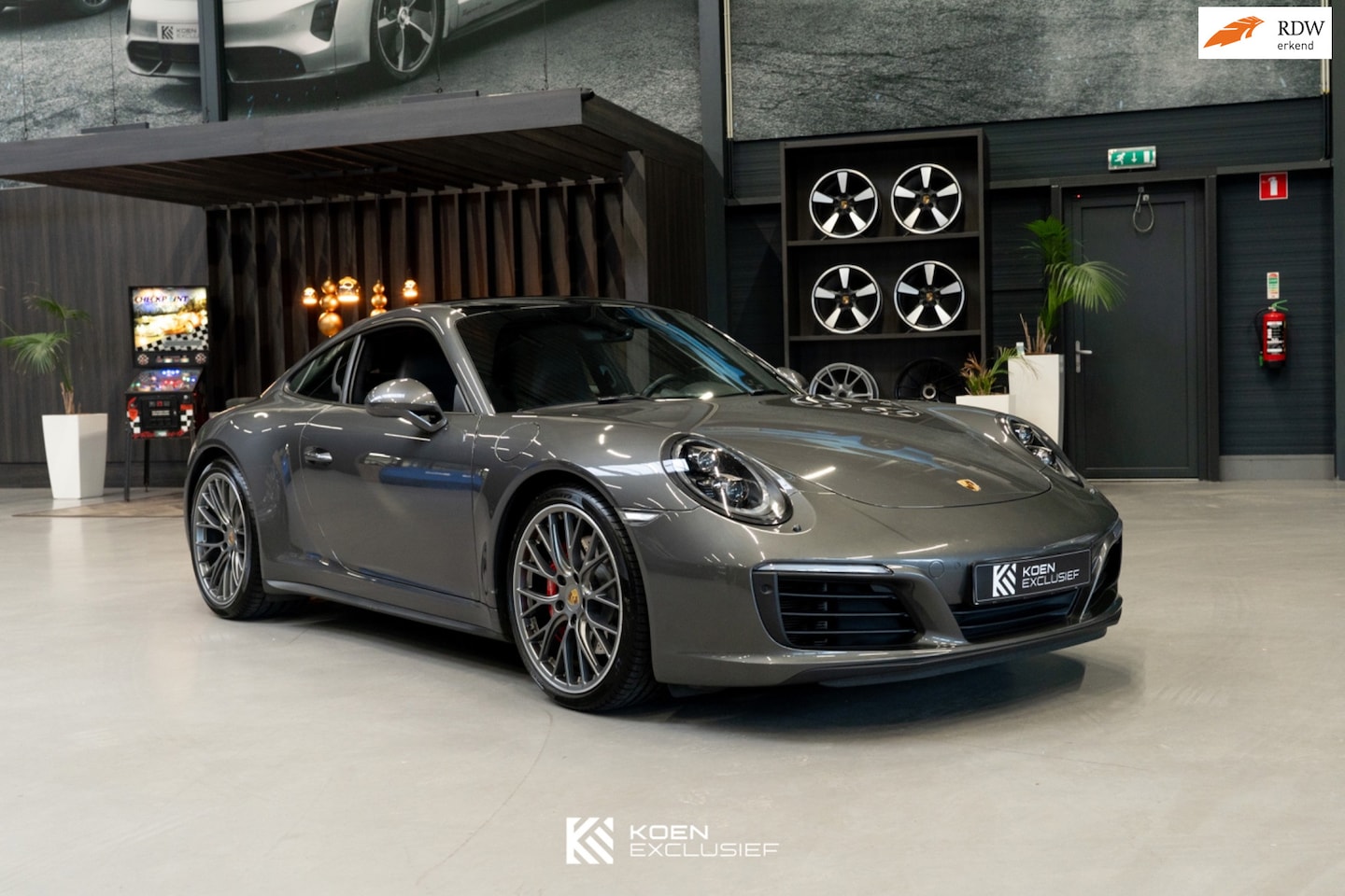 Porsche 911 - 991 3.0 Carrera 4S (2016, NL) Sport CHrono, sportuitlaat, 18-weg, schuifdak - AutoWereld.nl