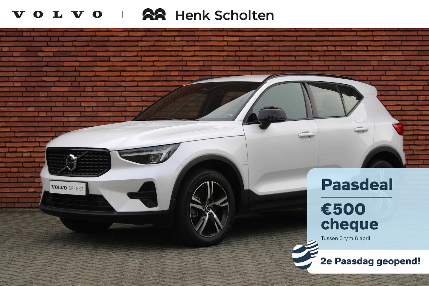 Volvo XC40 - B4 Plus Dark | Semi-Elektrische Trekhaak | Verwarmbare Voorstoelen en Stuurwiel | Verwarmb - AutoWereld.nl