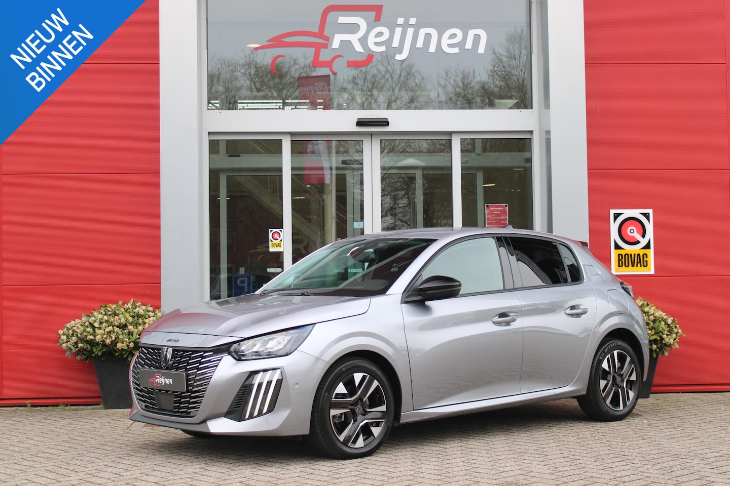 Peugeot 208 - 1.2 100PK ALLURE | CAMERA VOOR + ACHTER | PARKEERSENSOREN VOOR + ACHTER | DRAADLOZE APPLE - AutoWereld.nl