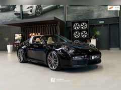 Porsche 911 Targa - 992 3.0 4S (2020, NL) 15.980km, lift, 18-weg, bi-color, lederpakket 930