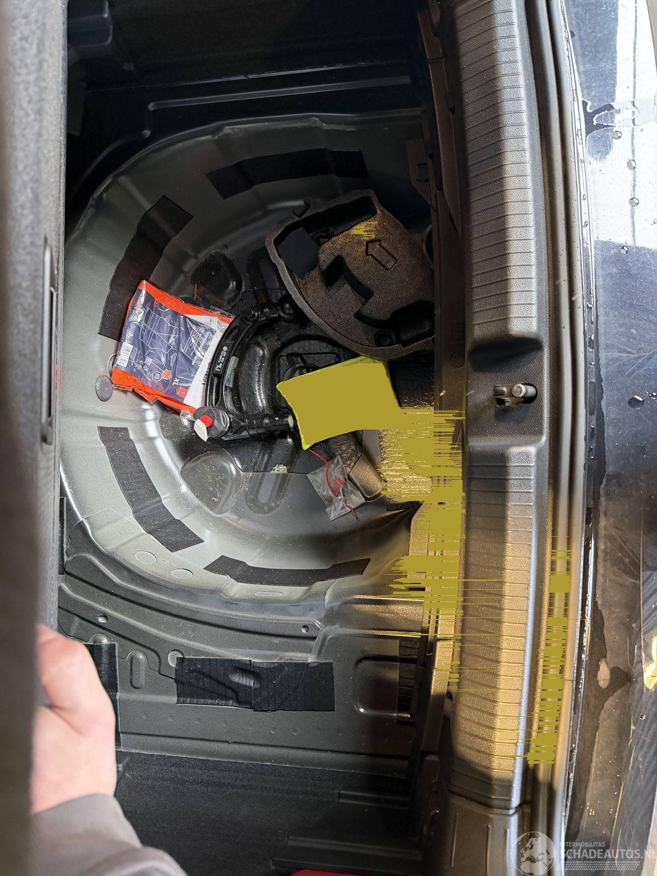 Volkswagen Polo - 1.0 TSI DSG 30.000 KM!