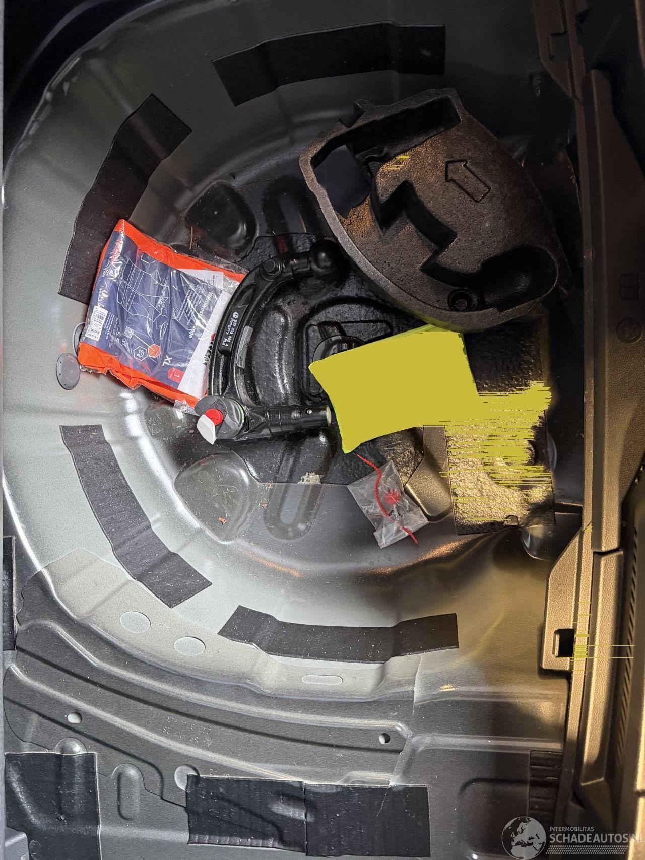 Volkswagen Polo - 1.0 TSI DSG 30.000 KM!