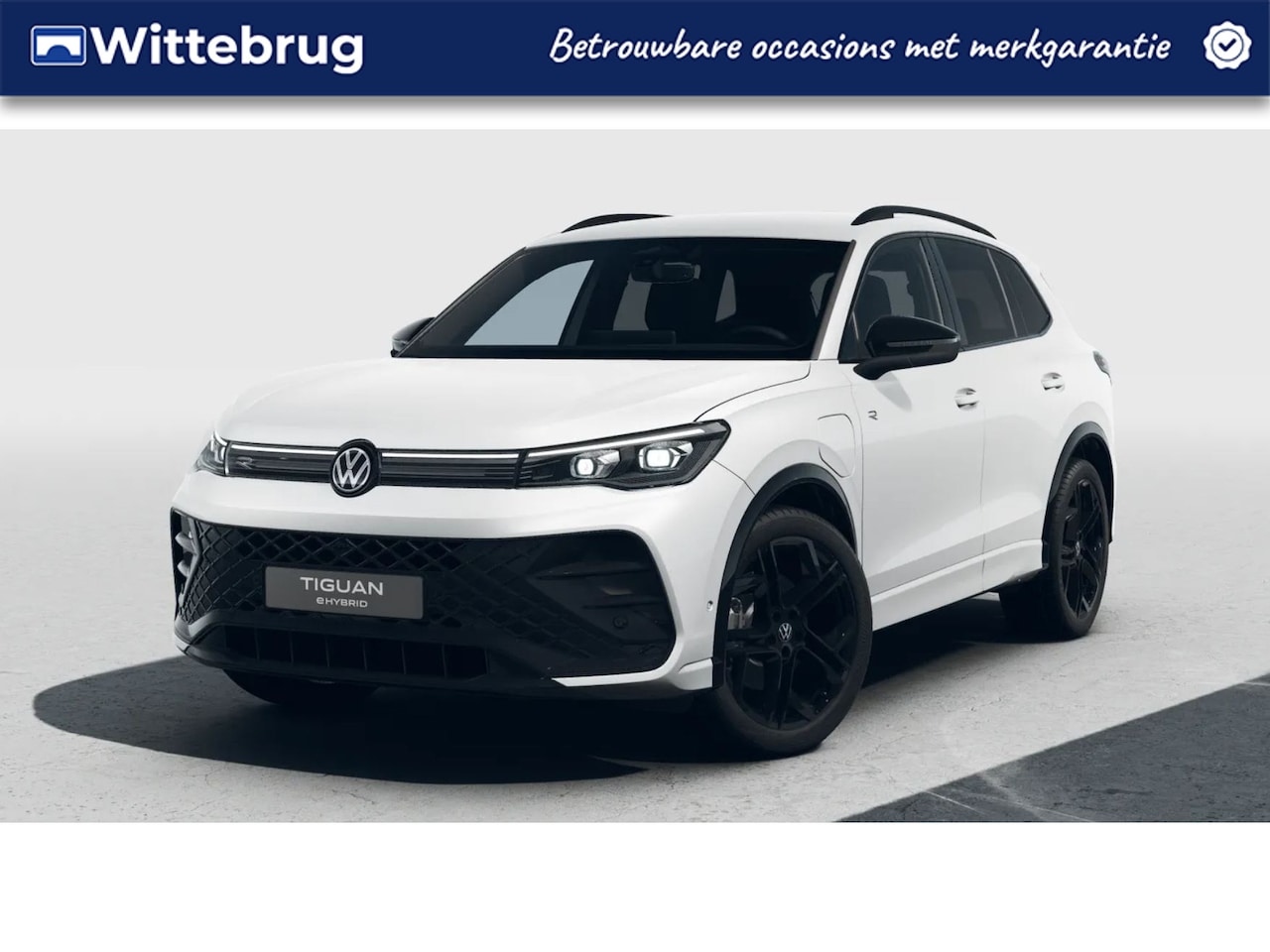 Volkswagen Tiguan - 1.5 eHybrid R-Line Edition / Leder / Panoramadak / Trekhaak / Head Up Display / 360 camera - AutoWereld.nl