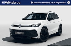 Volkswagen Tiguan - 1.5 eHybrid R-Line Edition / Leder / Panoramadak / Trekhaak / Head Up Display / 360 camera