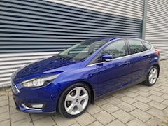 Ford Focus - 1.0 First Edition , PDC, Climatronic, Navigatie, Nap