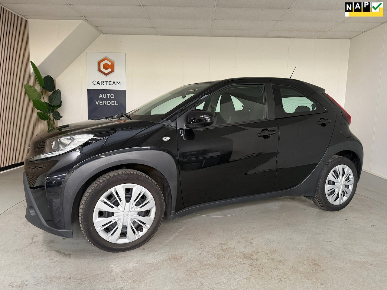 Toyota Aygo X - 1.0 VVT-i MT Play Airco, Camera, Navigatie - AutoWereld.nl