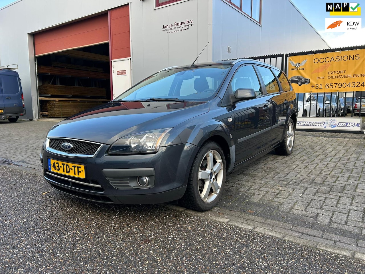 Ford Focus Wagon - 1.6-16V Futura In de opties! - AutoWereld.nl