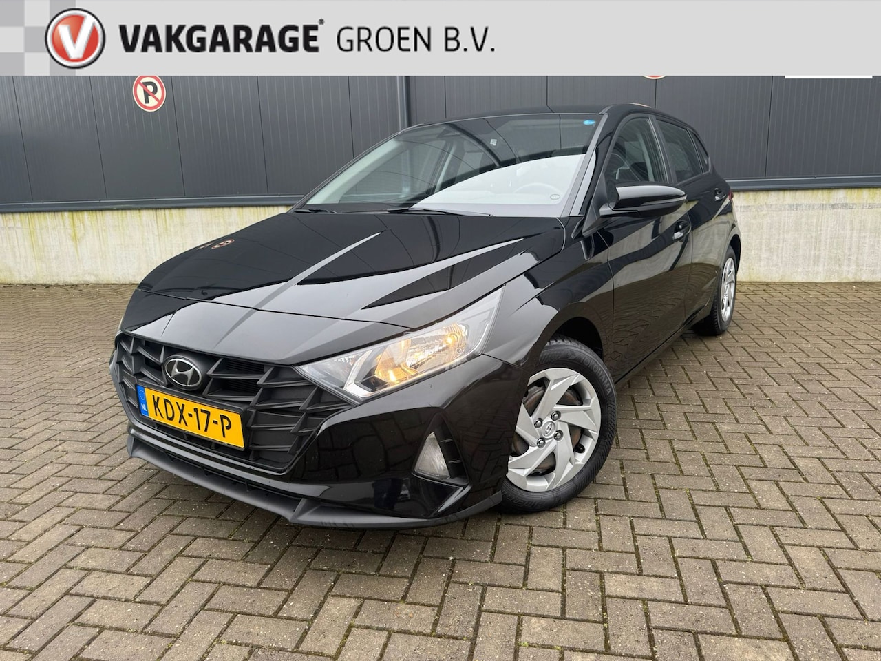Hyundai i20 - 1.2 MPI Comfort / airco / cruise / camera / stoel + stuurverw. / Apple Carplay ! - AutoWereld.nl