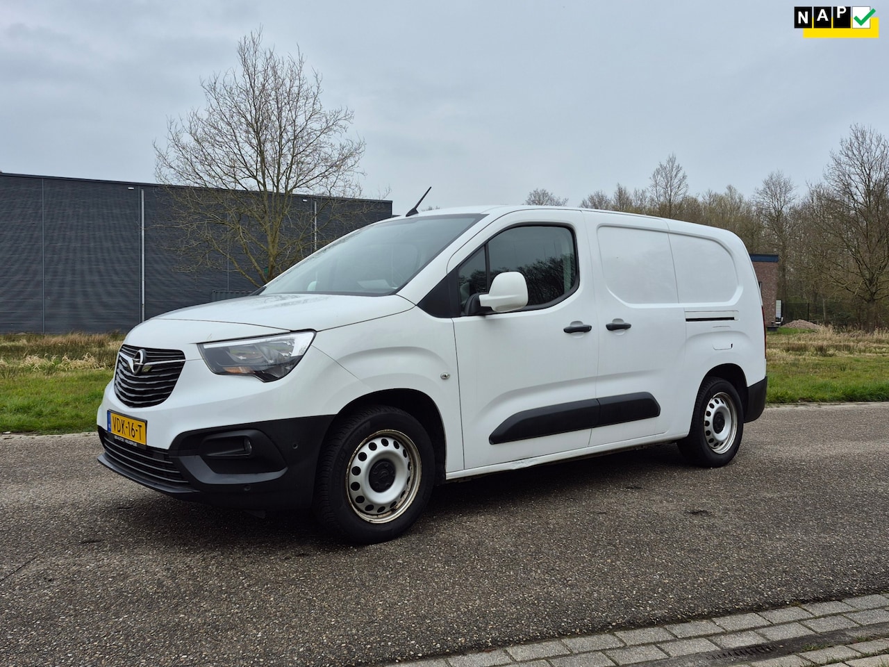 Opel Combo - 1.5D L2H1 2x schuifdeur,inrichting - AutoWereld.nl