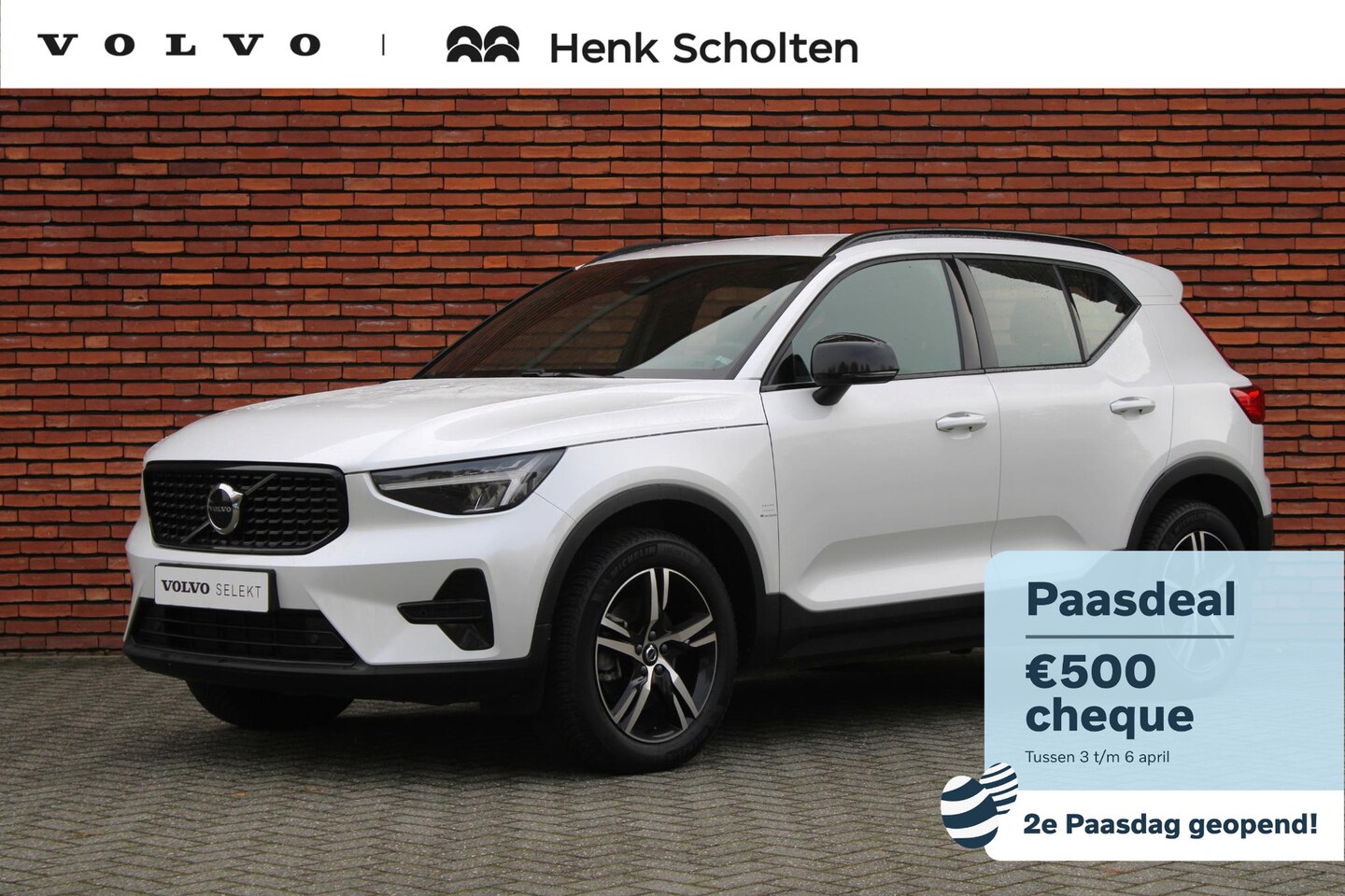 Volvo XC40 - B4 Plus Dark | Semi-Elektrische Trekhaak | Verwarmbare Voorstoelen en Stuurwiel | Verwarmb - AutoWereld.nl
