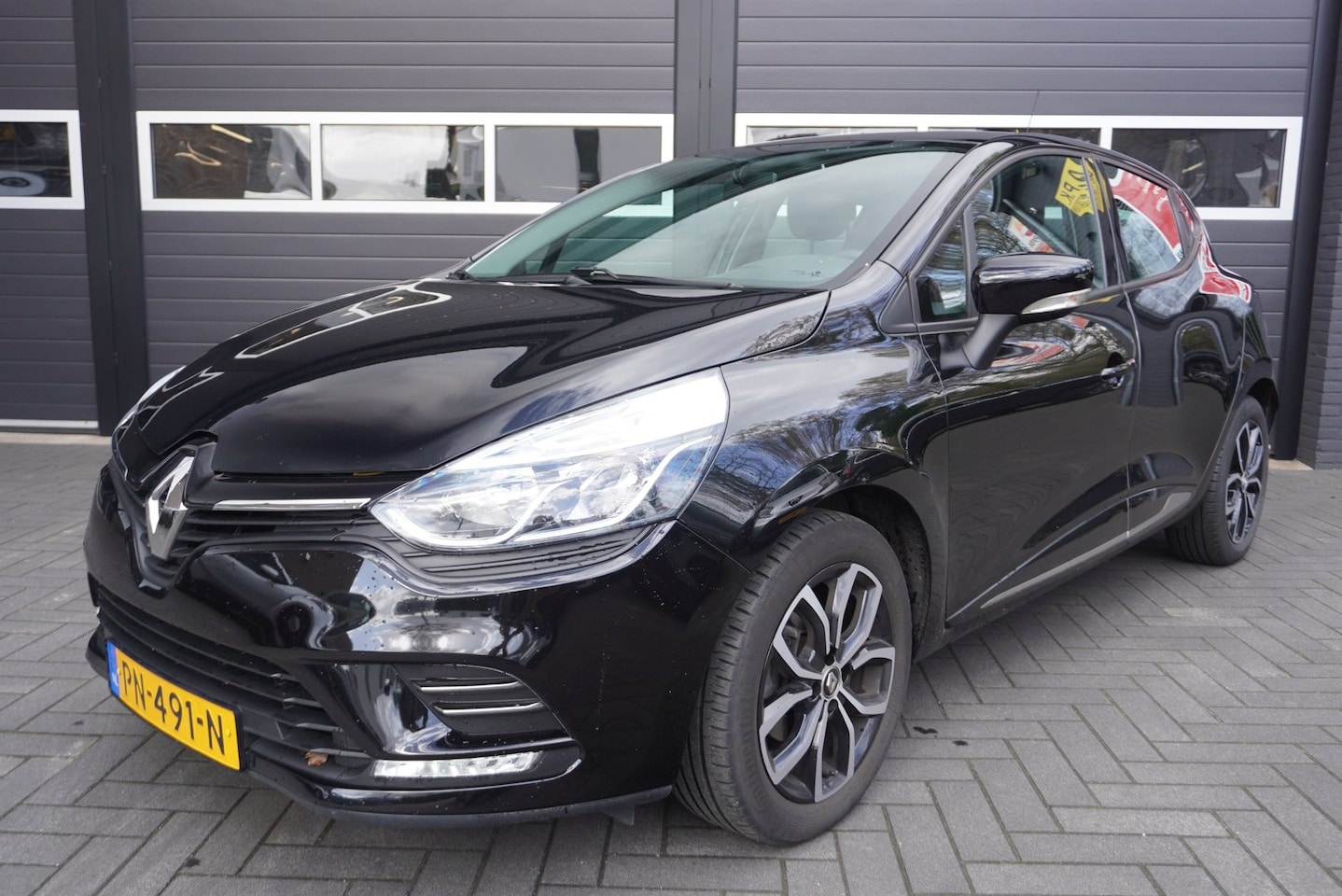 Renault Clio - 1.2 TCe Zen Aut/Navi/Airco/Cruise/Park.sensoren - AutoWereld.nl