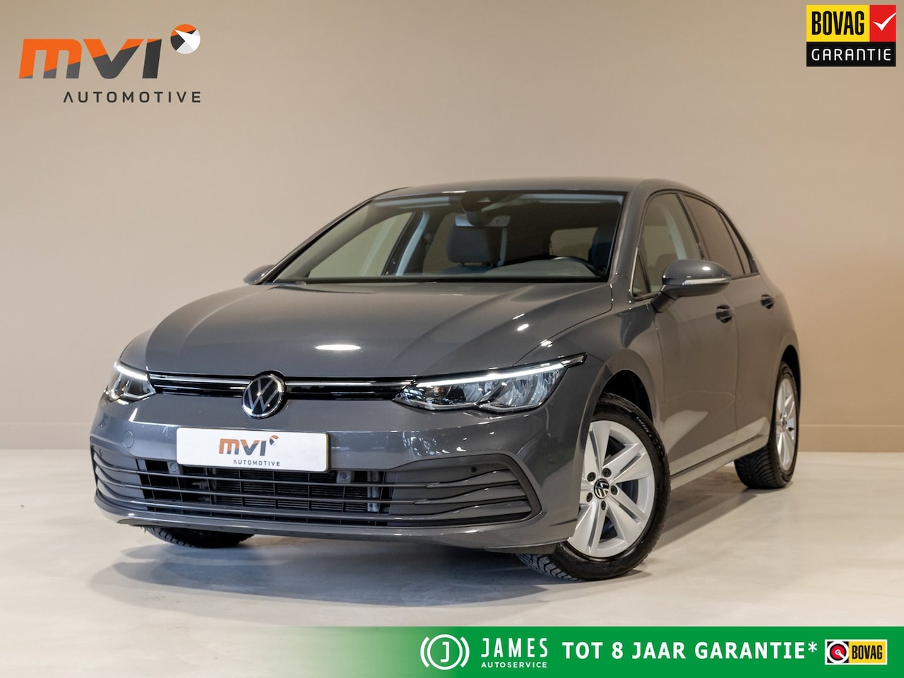 Volkswagen Golf - 1.0 TSI Life / 110pk / Stoel en stuur verwarming / Achteruitrij camera / Navigatie / - AutoWereld.nl