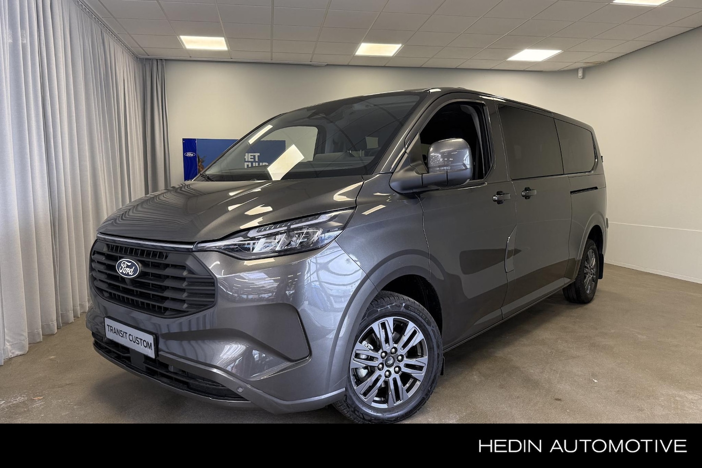Ford Transit Custom - 340 2.5 PHEV L2H1 Limited Kombi 9-zits uit voorraad - AutoWereld.nl