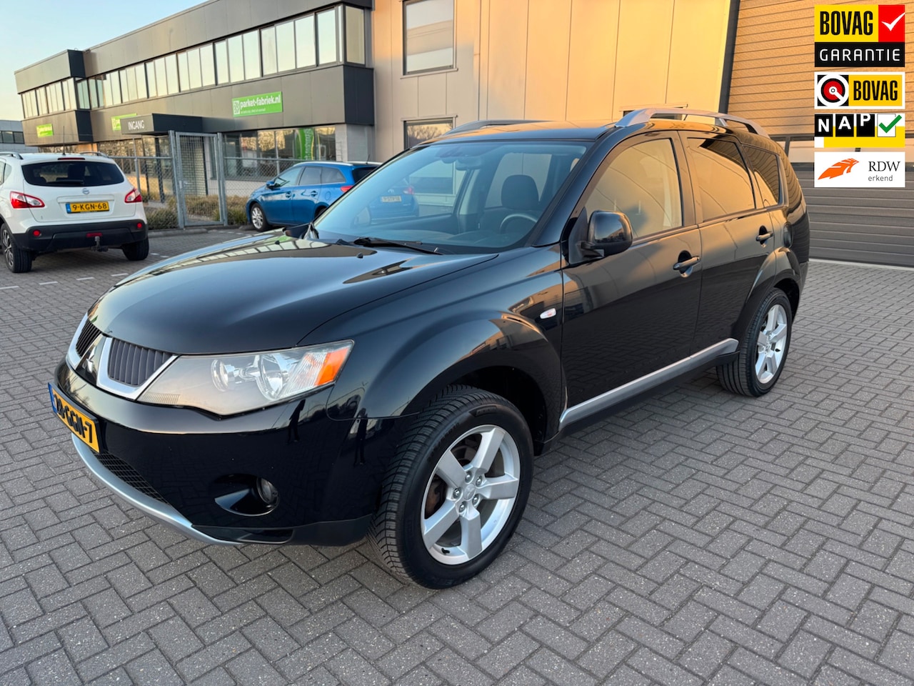 Mitsubishi Outlander - 2.4 Intense+ 7p - AutoWereld.nl