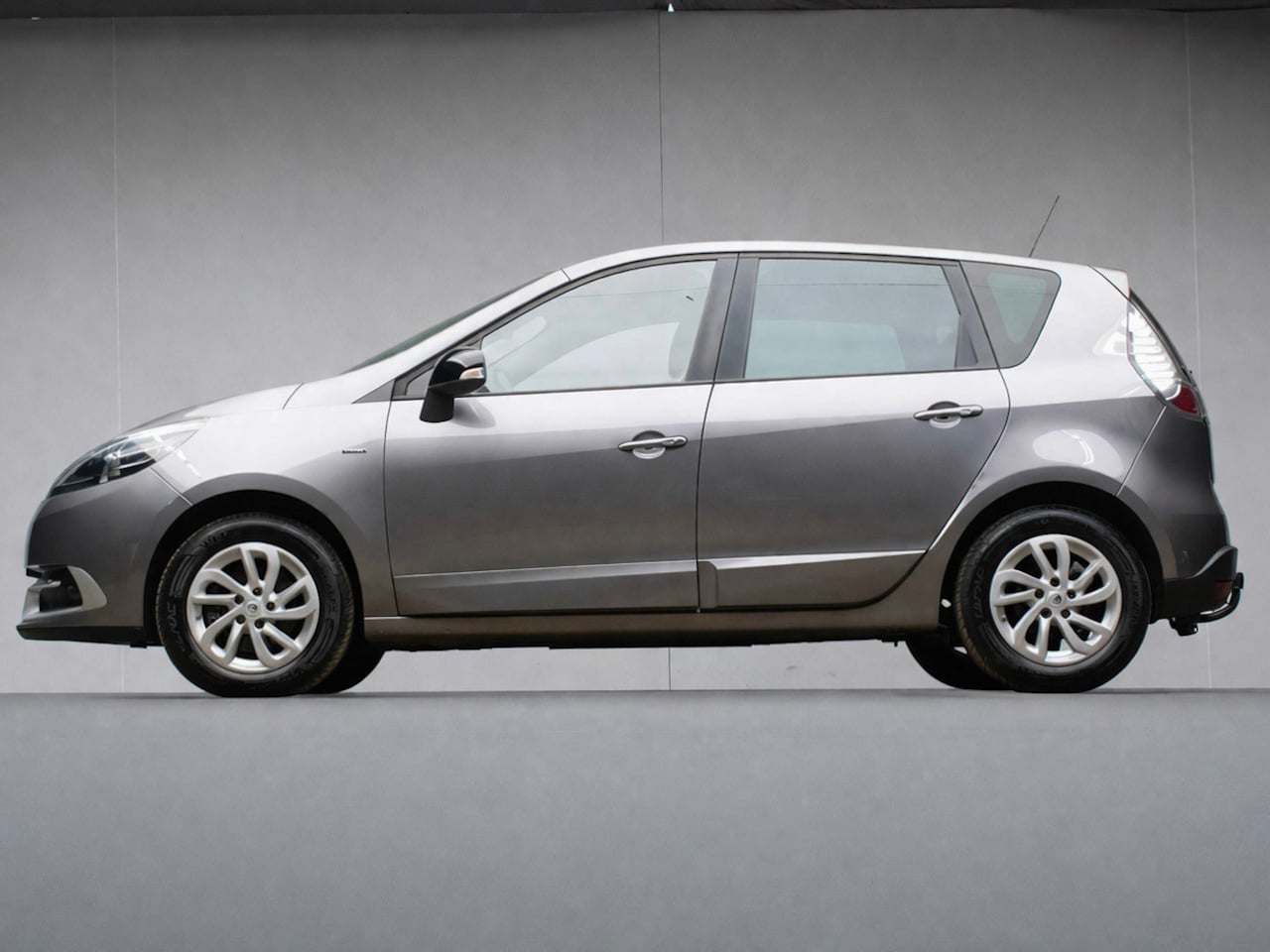 Renault Scénic - 1.2 TCe Limited Sport (NAVI,CLIMATE,CRUISE,TREKHAAK,DIGITAL COCKPIT,SPORTSTOELEN,LM VELGEN - AutoWereld.nl