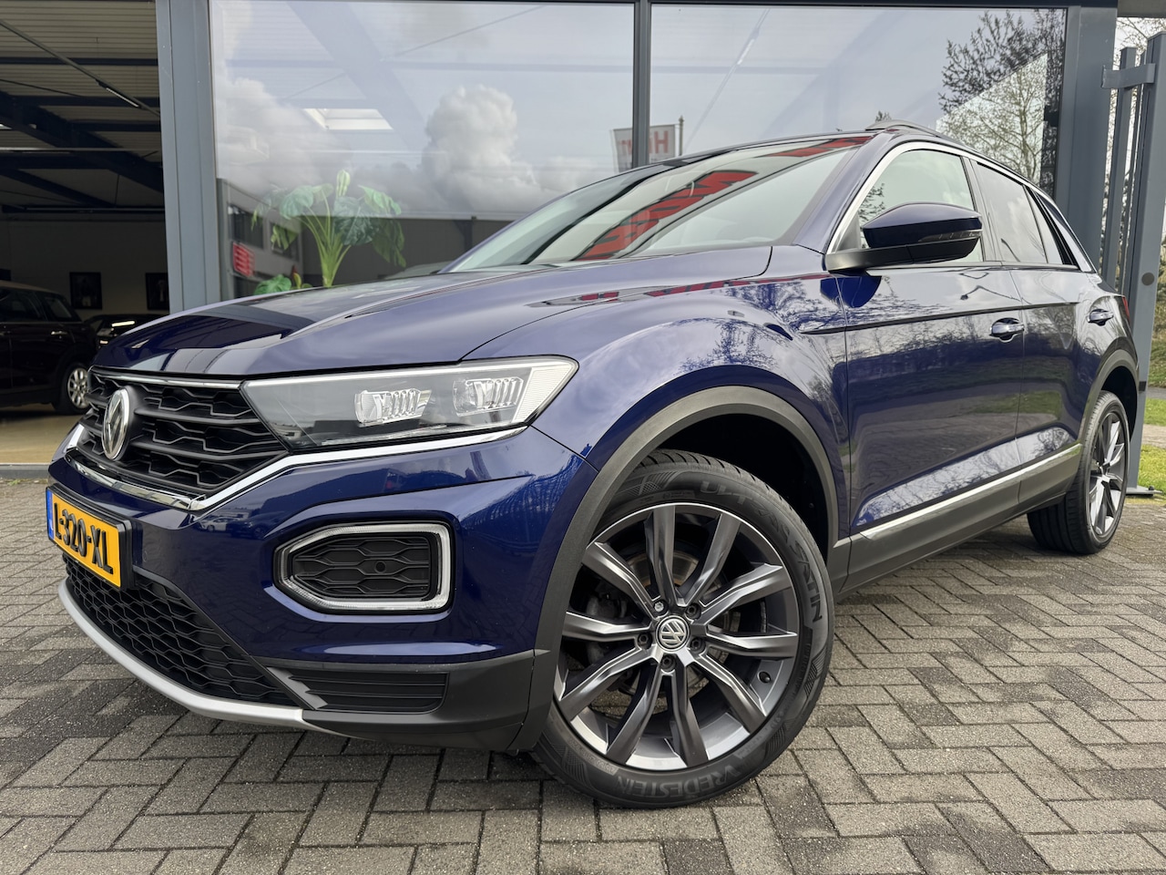 Volkswagen T-Roc - 1.5 TSI Sport Business R 1.5 TSI Sport Business R - AutoWereld.nl