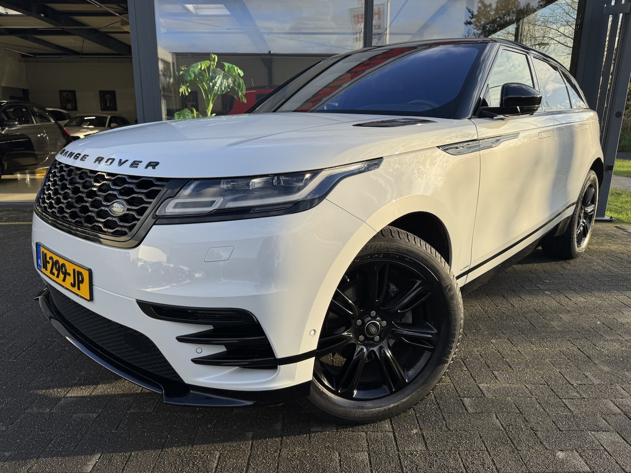 Land Rover Range Rover Velar - 2.0 P250 Turbo AWD R-Dynamic S - AutoWereld.nl
