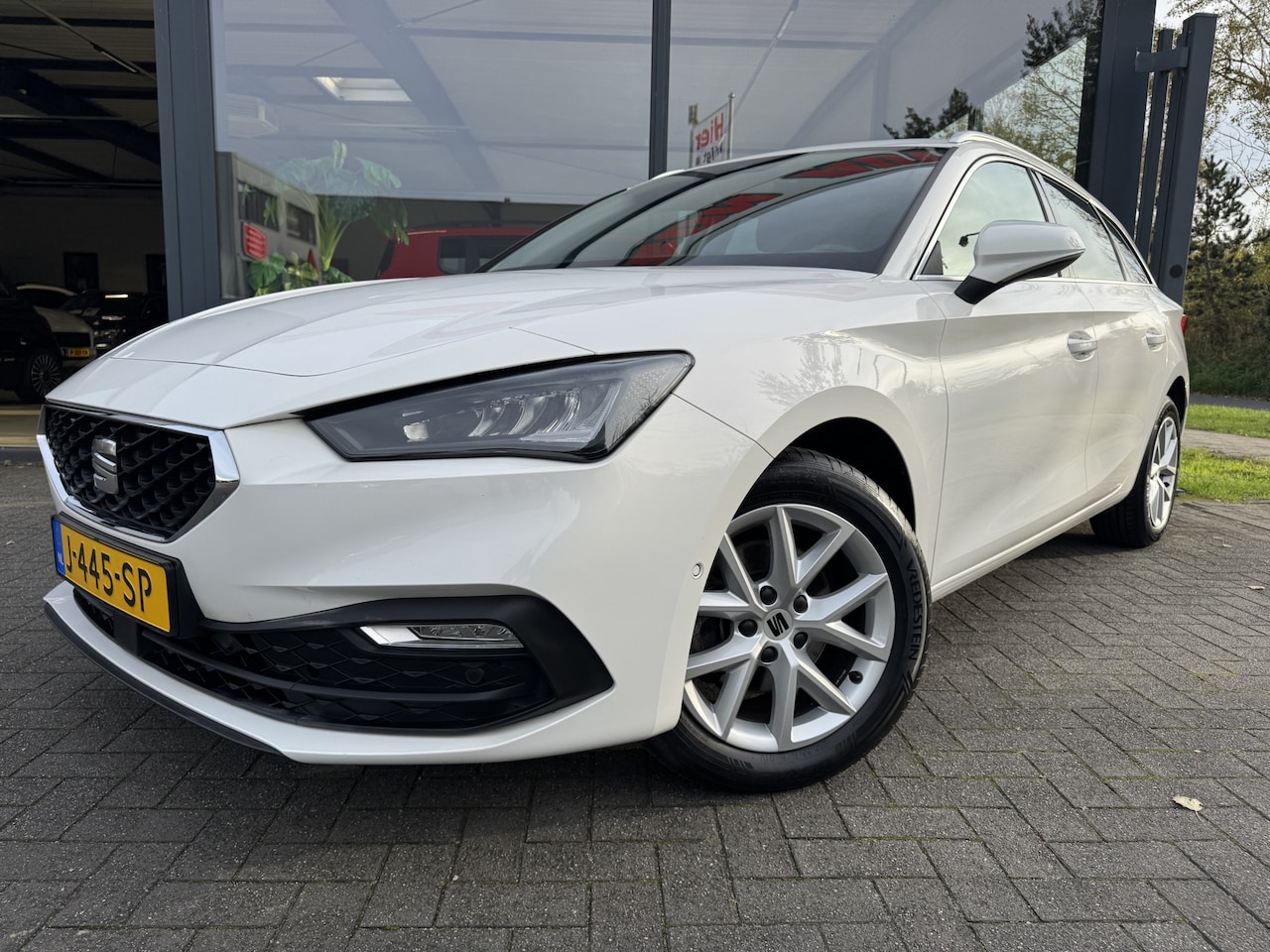 SEAT Leon Sportstourer - 1.5 TSI Style Launch Edition 1.5 TSI Style Launch Edition - AutoWereld.nl