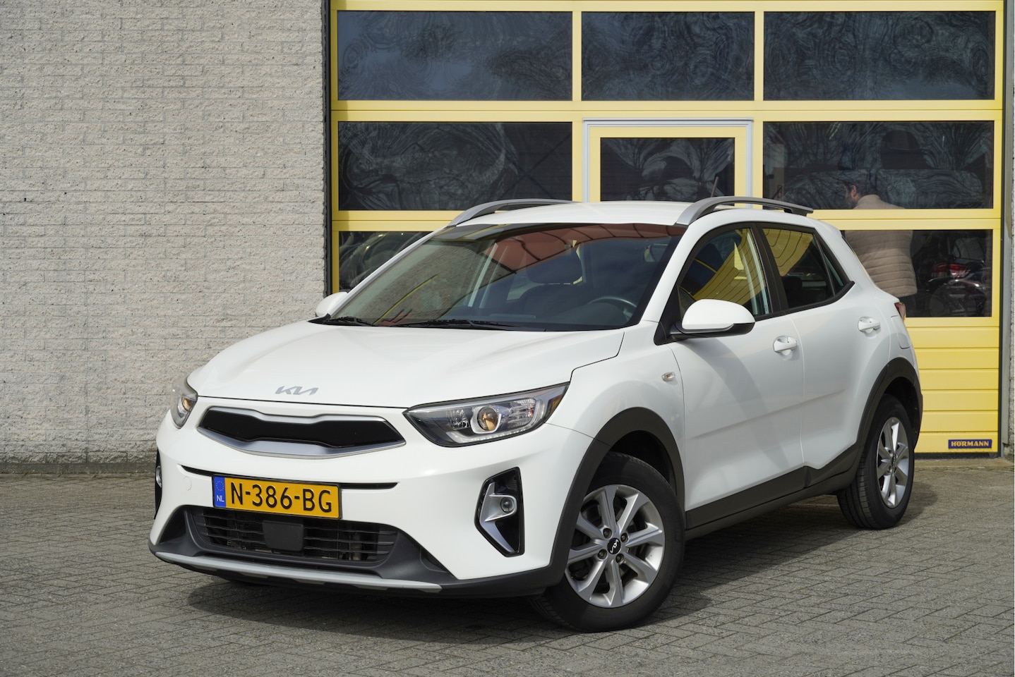 Kia Stonic - 1.0 T-GDi MHEV DynamicLine BJ2021 Lmv 15" | Led | App-Connect | Achteruitrijcamera | Airco - AutoWereld.nl