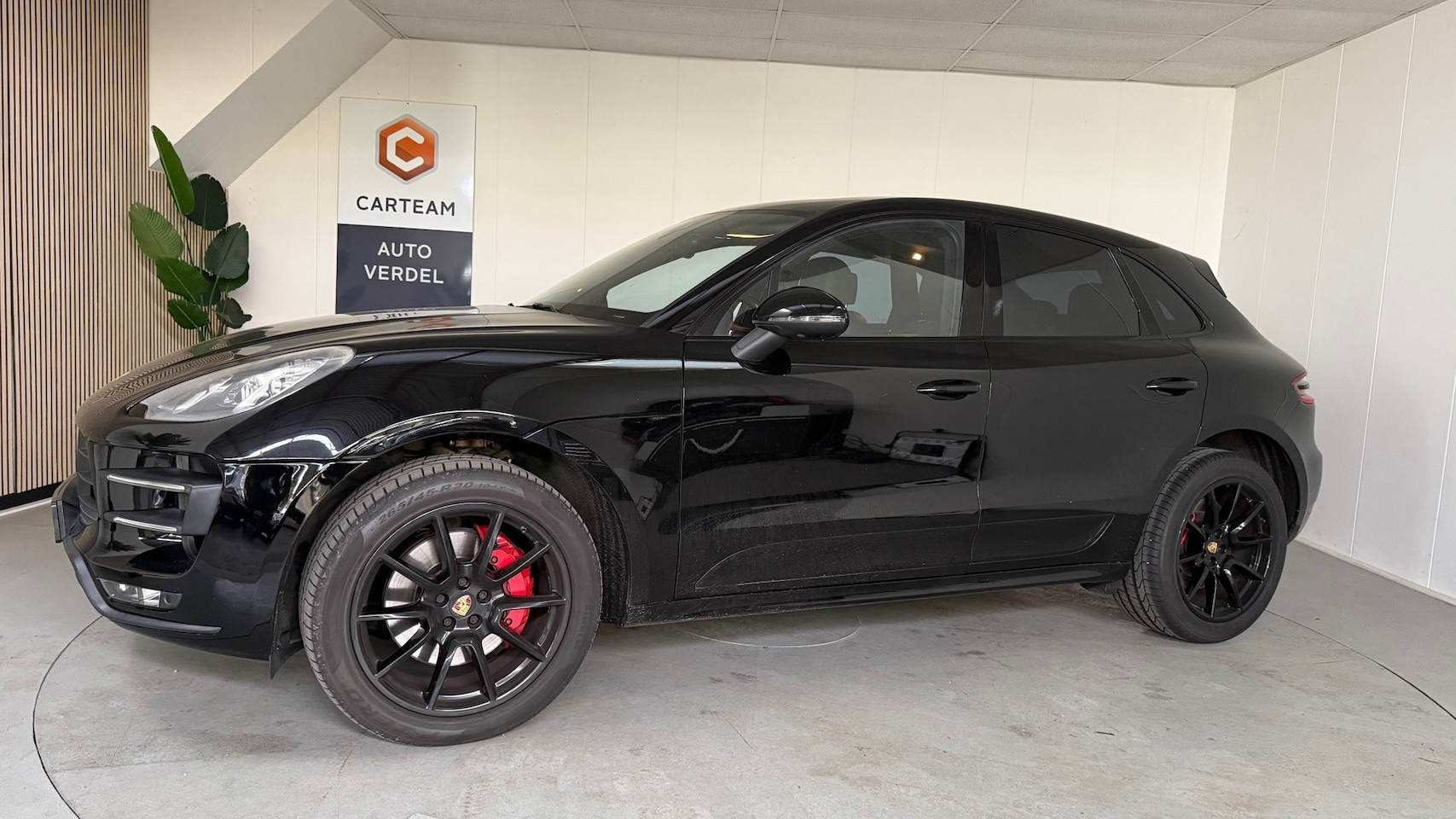Porsche Macan - 3.6 Turbo Airco, Navi, Leder, Pano, Trekhaak, Standkachel, Ect ect - AutoWereld.nl