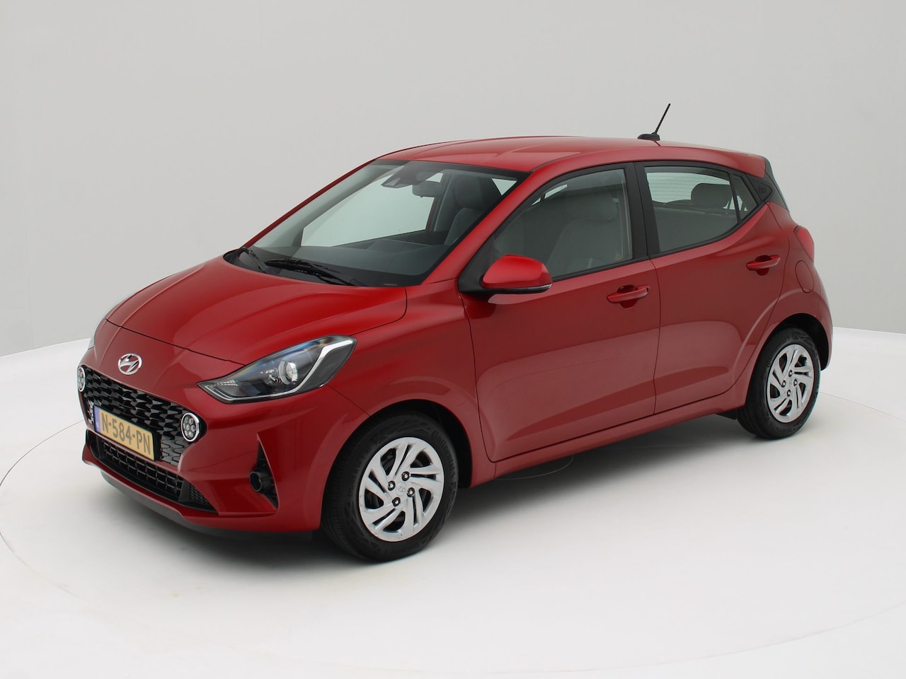 Hyundai i10 - 1.0 Premium NAVI/CRUISE/Parkeersensors - AutoWereld.nl