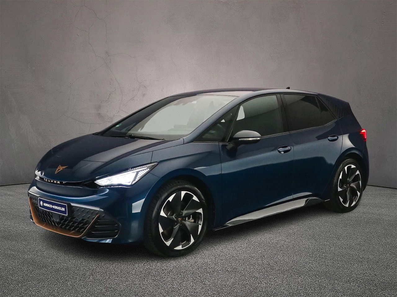 CUPRA Born - Essential 230pk Automaat Parkeersensoren, LED koplampen, Stoelverwarming, App connect, Air - AutoWereld.nl