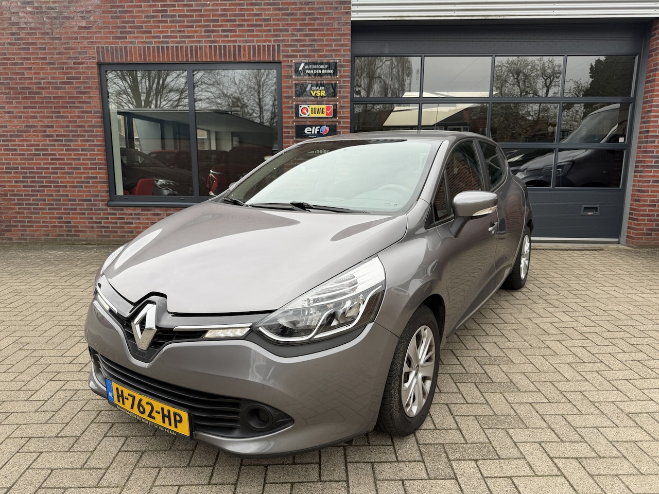 Renault Clio - 0.9 TCe Limited PDC, all seasons - AutoWereld.nl