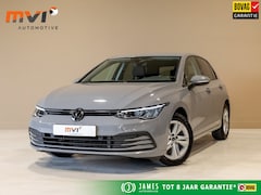 Volkswagen Golf - 1.0 TSI Life / 110pk / Adaptieve cruise control / Apple CarPlay / Getint glas /