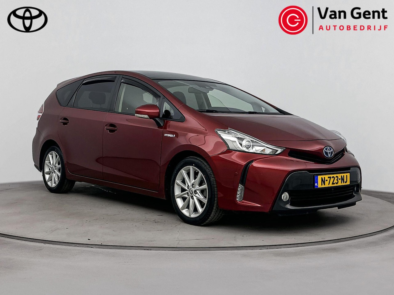 Toyota Prius - 7 pers. 1.8 Executive | Panoramadak | Navigatie | Keyless entry | LED | Stoelverwarming | - AutoWereld.nl