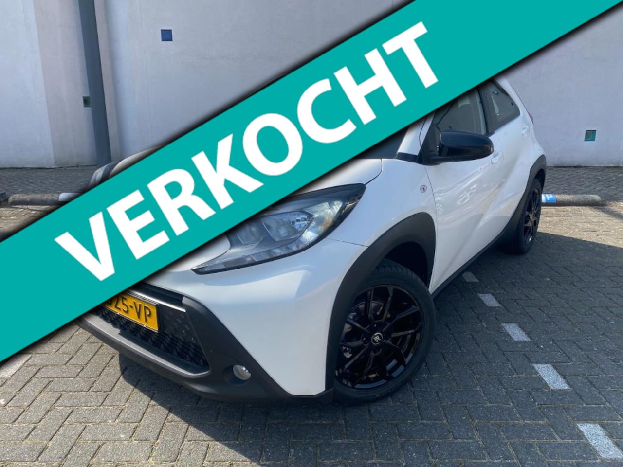 Toyota Aygo X - 1.0 VVT-i MT play 1.0 VVT-i MT play - AutoWereld.nl