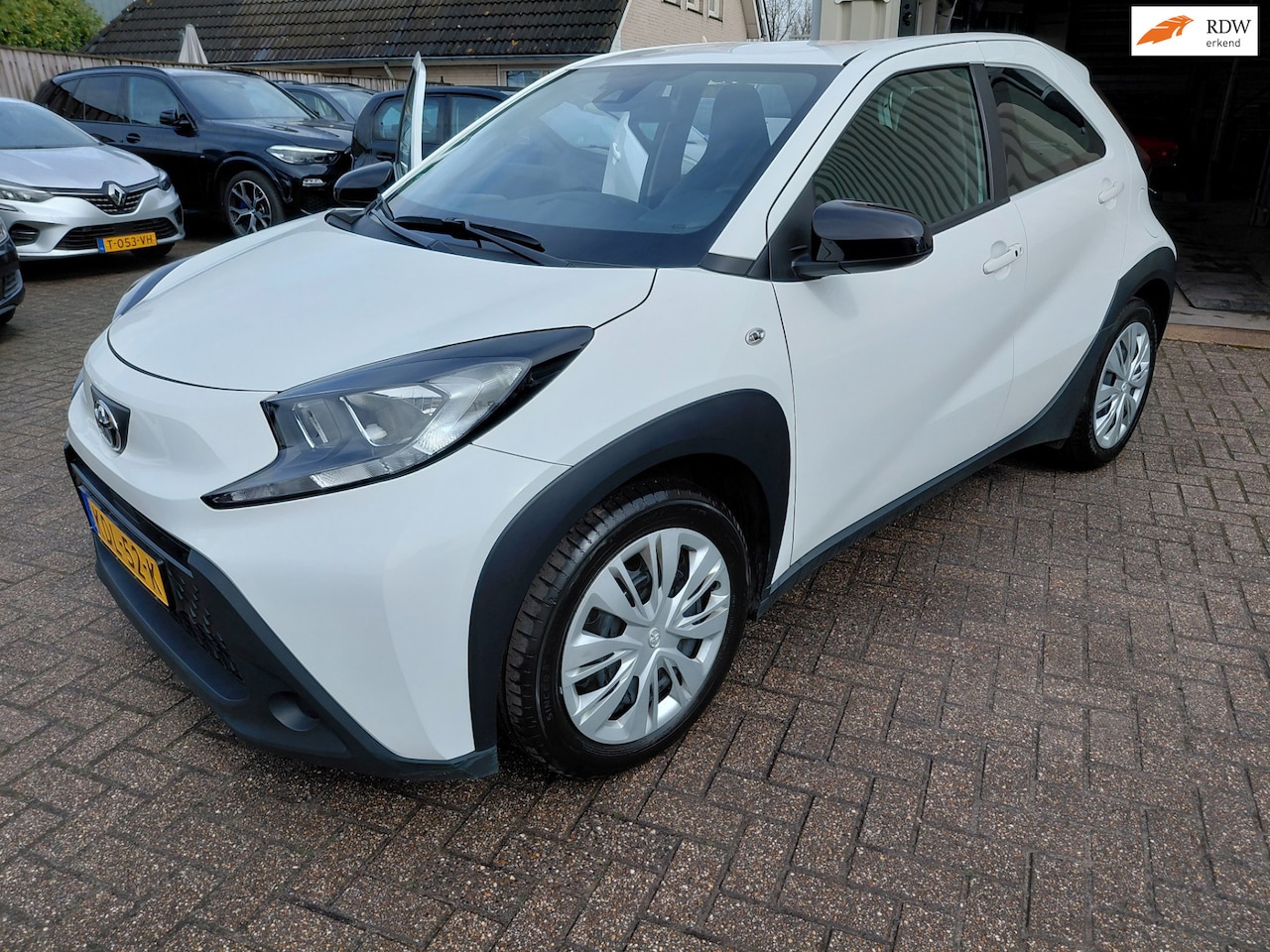 Toyota Aygo X - 1.0 VVT-i MT play 1.0 VVT-i MT Play - AutoWereld.nl