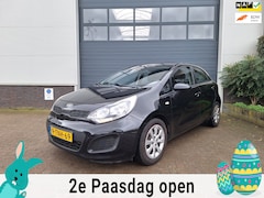 Kia Rio - | 1.2 CVVT ComfortLine | Airco | Telefoonverbinding | Navigatie |