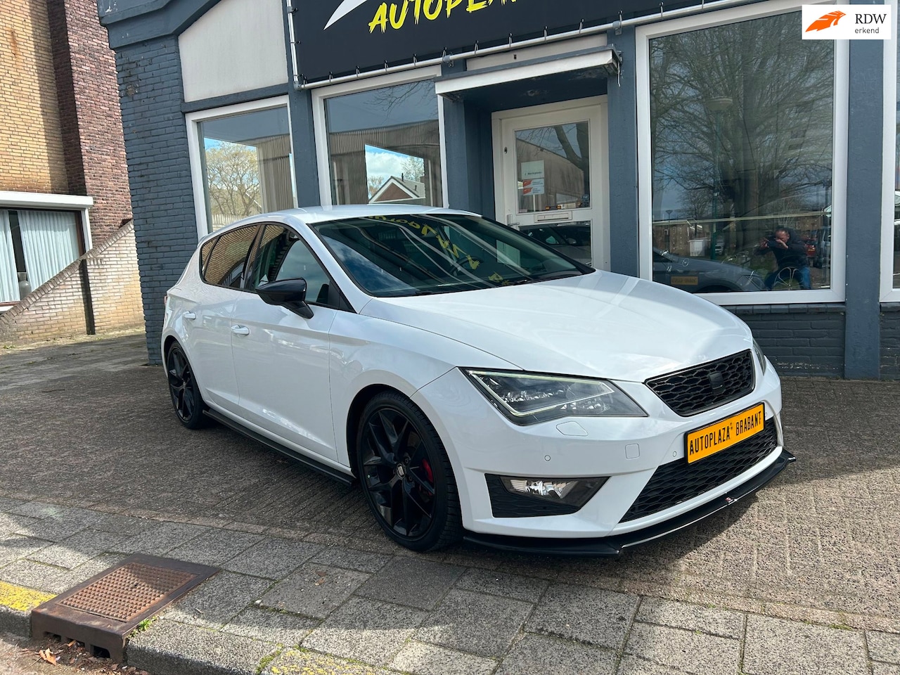 SEAT Leon - 1.4 TSI FR/ MAXTON SKIRTS/ CRUISE/CLIMA/ PDC/ STOELVERW/ BLUETOOTH/ 18 INCH - AutoWereld.nl