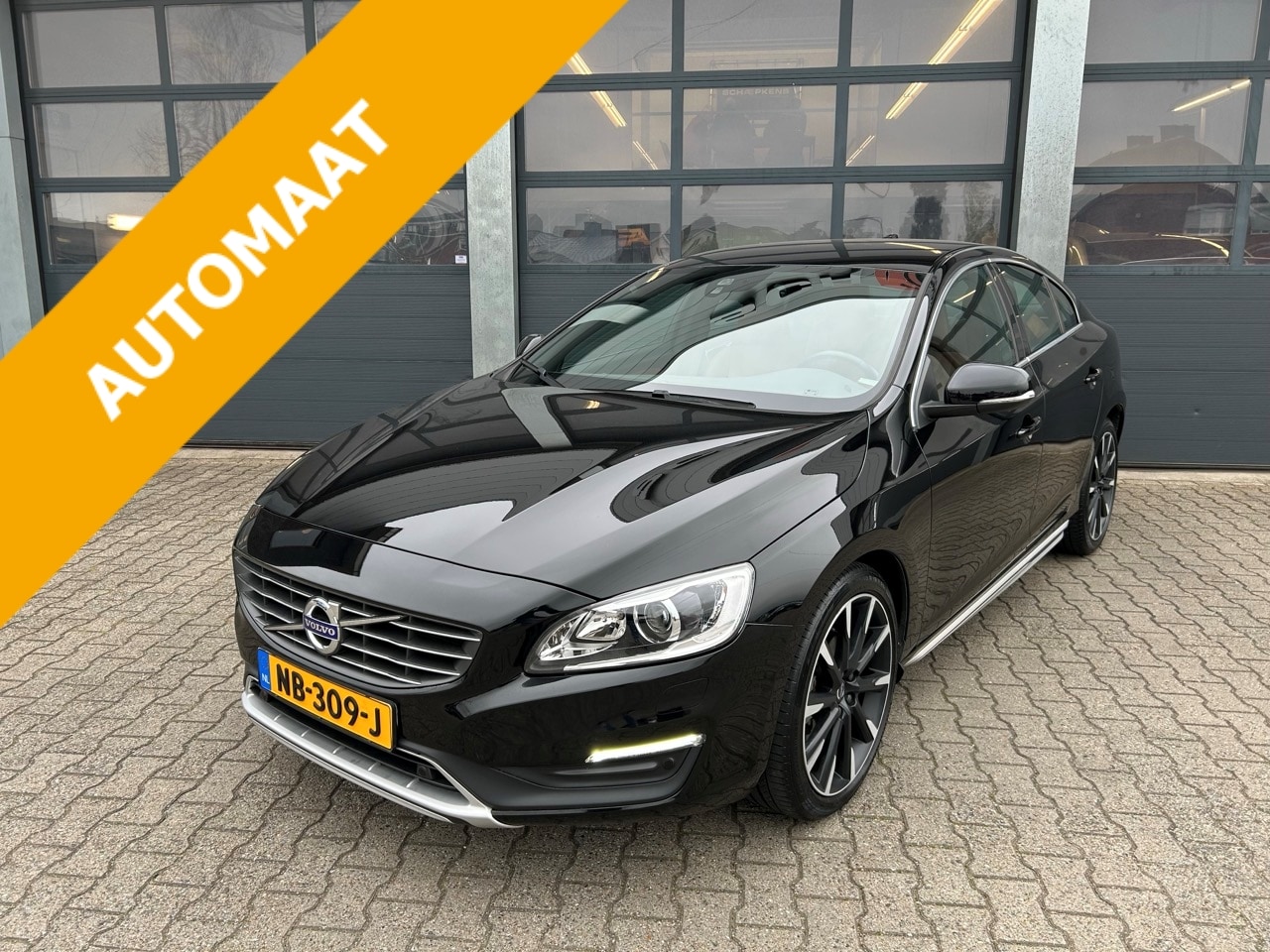 Volvo S60 - 2.0 T4 190PK Geartronic Nordic+ | UNIEK 8500km NAP - AutoWereld.nl