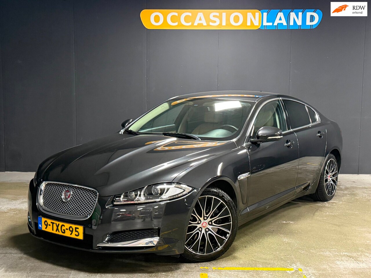 Jaguar XF - 2.2D|CAMERA|KEYLESS|LEDER|STUURV|STOELV|BLUETOOTH|NAVI|SFEER|18INCH| - AutoWereld.nl