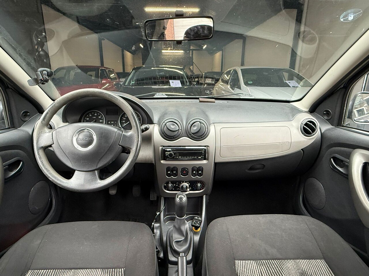 Dacia Sandero - 1.2 Ambiance NWE Koppeling | Airco 2011 - AutoWereld.nl