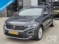 Volkswagen T-Roc - 1.5 TSI Sport Executive Automaat Trekhaak Carplay Dig Dash Cam