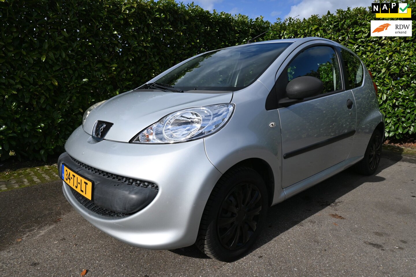 Peugeot 107 - 1.0-12V XR. Origineel Nederlandse auto met NAP. - AutoWereld.nl
