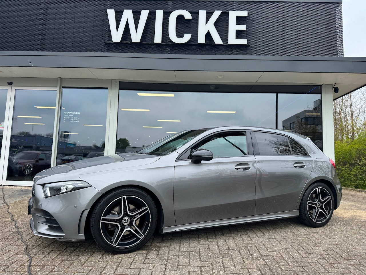 Mercedes-Benz A-klasse - 180 AMG Sfeerverlichting Leder Led 2021 - AutoWereld.nl