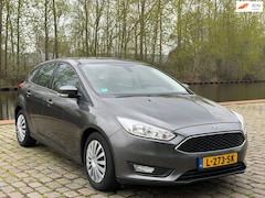 Ford Focus - 1.0 Trend Edition 1e eigenaar start stop zeer netjes airco stoelverwarming parkeer sensor
