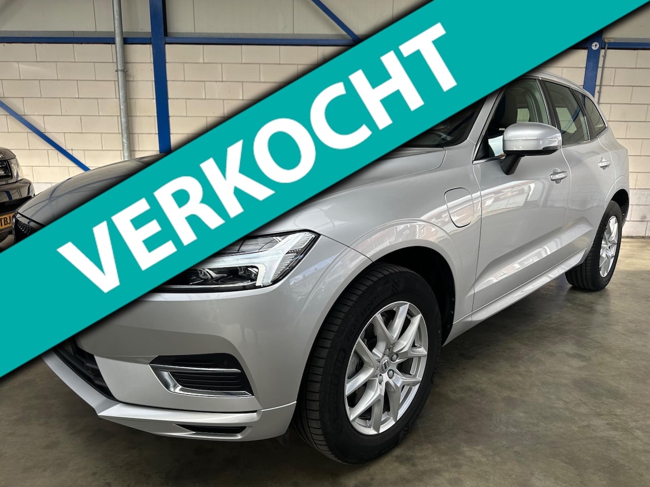 Volvo XC60 - 2.0 T8 Twin Engine AWD Inscription Pano|Adaptief Cruise|Trekhaak|Blis|Full - AutoWereld.nl