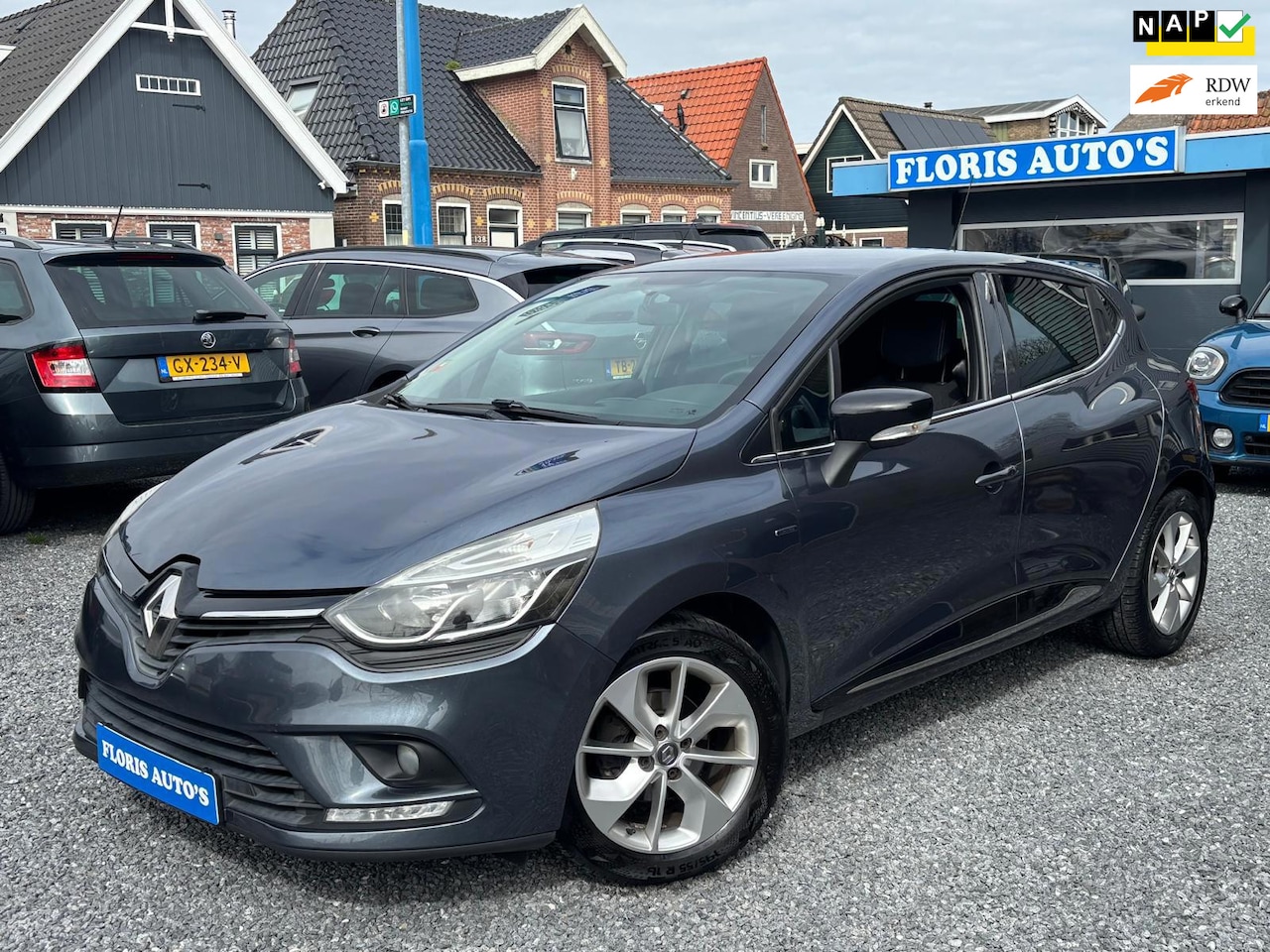 Renault Clio - 0.9 TCe Limited|Bluetooth|Cruise|Parkeersensoren| - AutoWereld.nl