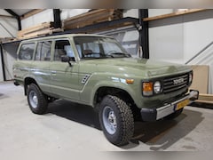 Toyota Land Cruiser - FJ60
