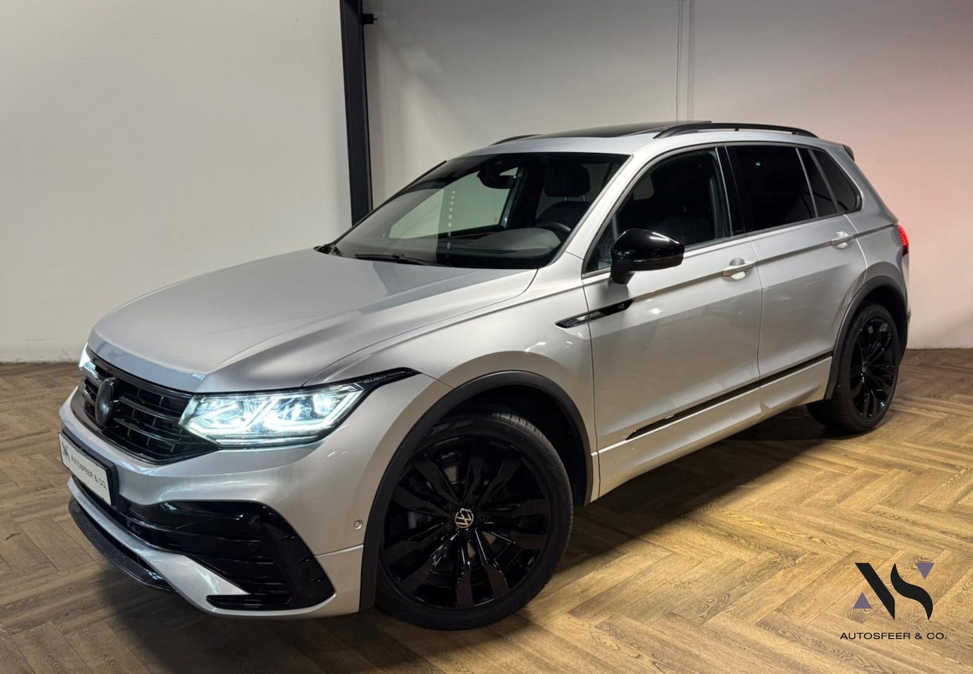 Volkswagen Tiguan - 1.5 TSI R-Line PANO KEYLESS CAM - AutoWereld.nl