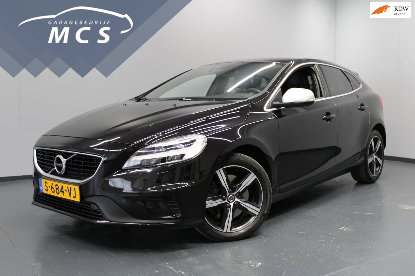 Volvo V40 - 1.5 T3 R-Design / Trekhaak / Navi / LM velgen - AutoWereld.nl