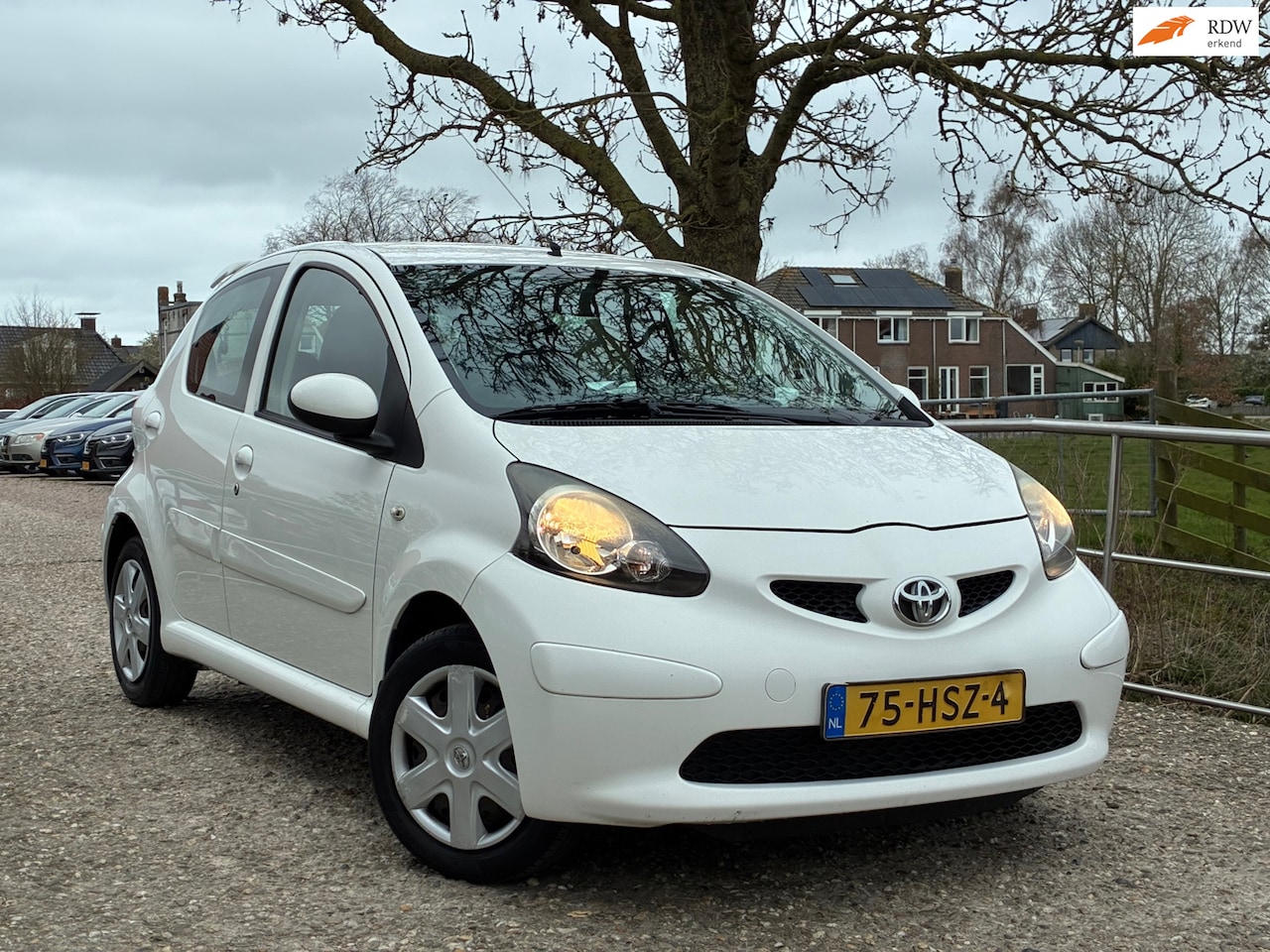 Toyota Aygo - 1.0-12V + | 5-Deurs + Airco nu € 2.250,-!!! - AutoWereld.nl
