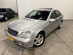 Mercedes-Benz C-klasse - 180 Classic Airco Schuifkanteldak Trekhaak Schade