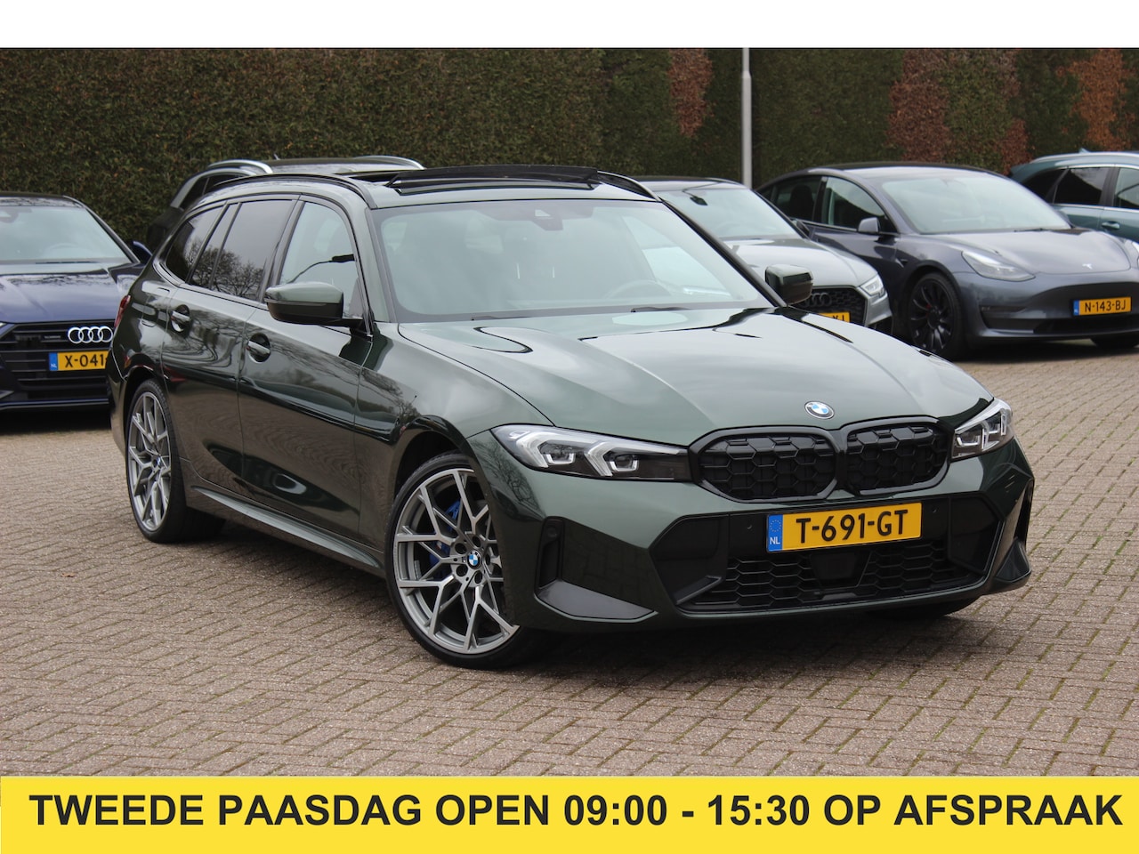BMW 3-serie Touring - 320e / Panoramadak / Camera / Keyless / Leder / Harman Kardon / 19'' / Elektr. stoelen / C - AutoWereld.nl