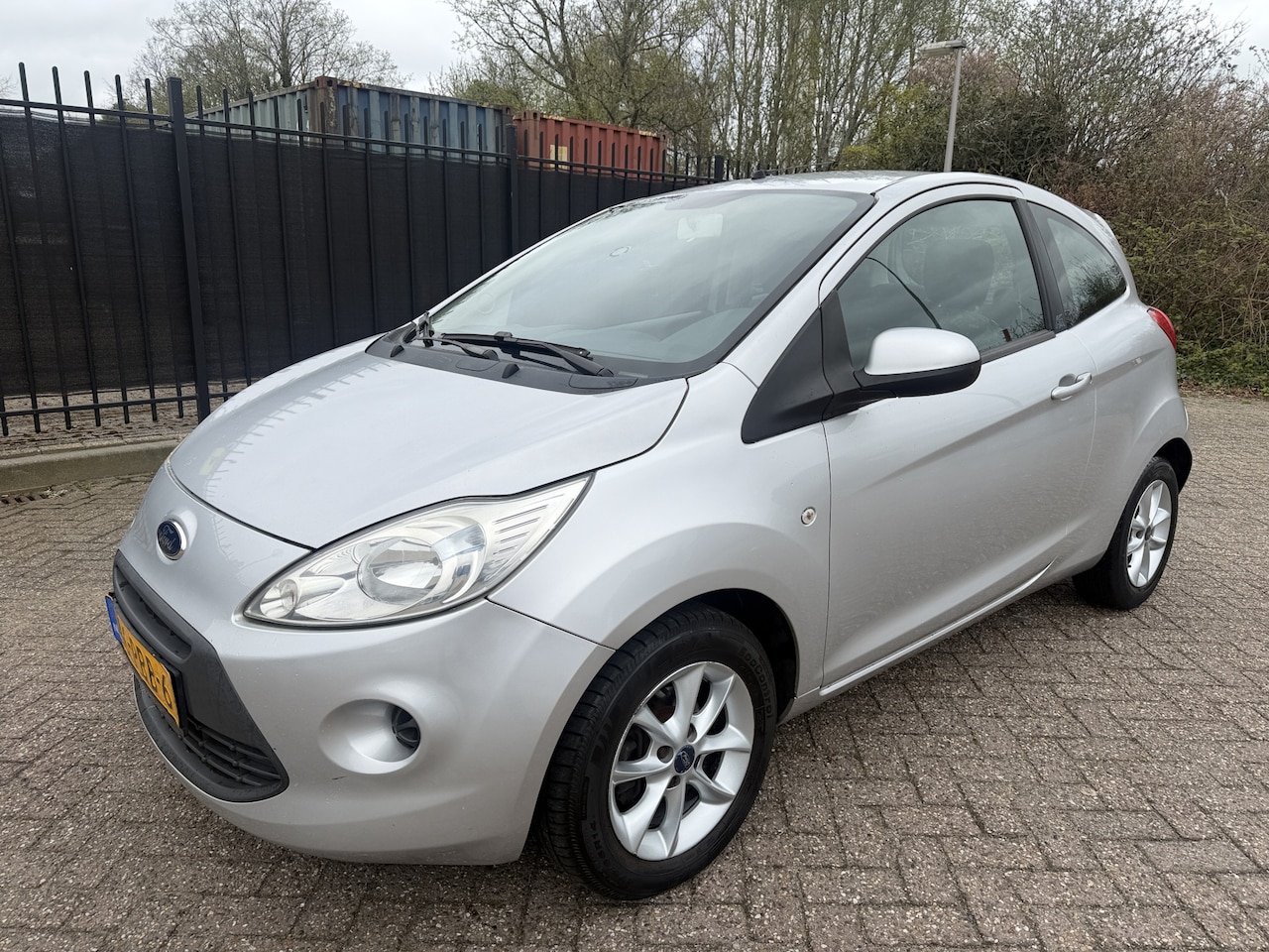 Ford Ka - 1.2 Comfort start/stop Airco/LMV/CV - AutoWereld.nl