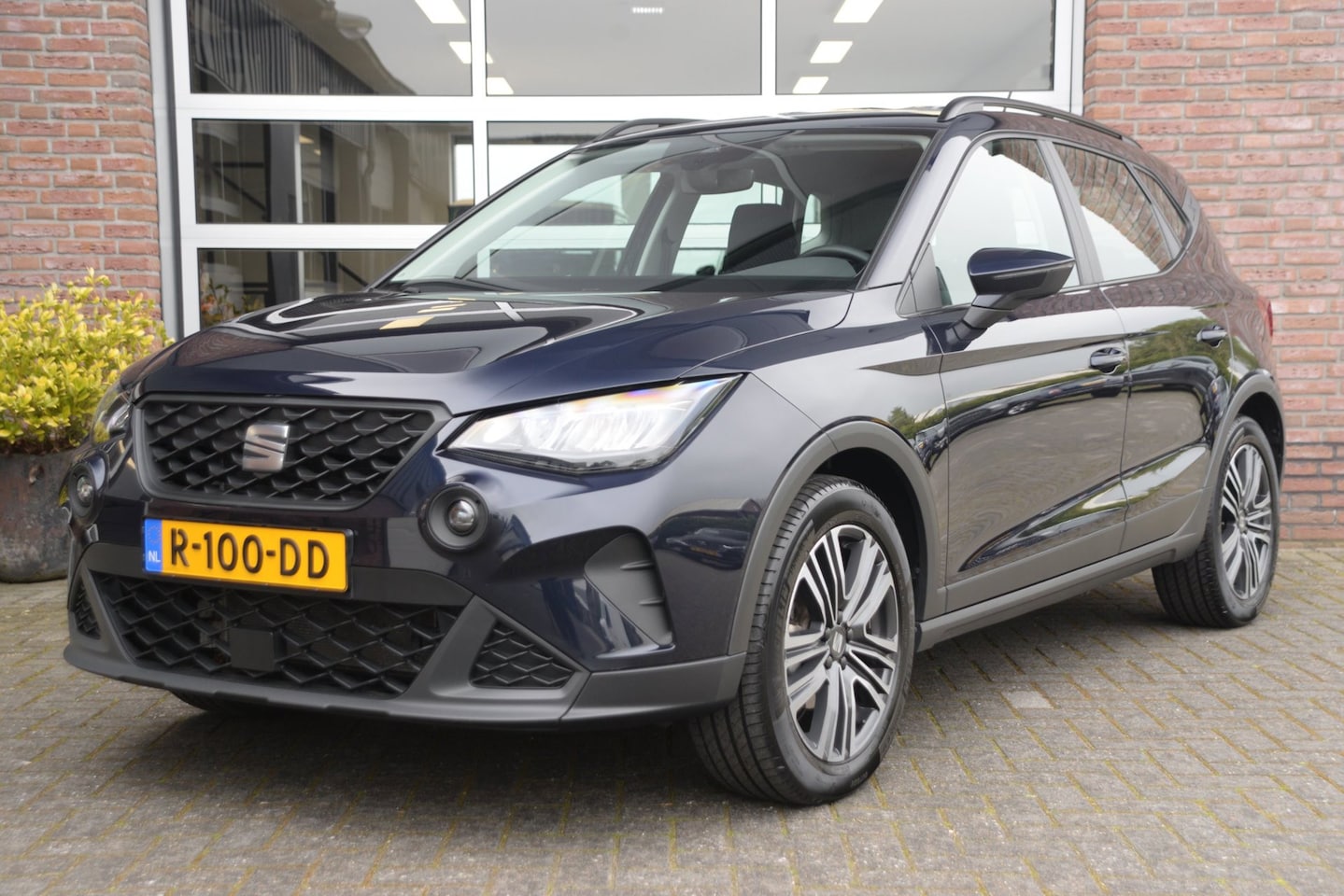 SEAT Arona - 1.0 TSI Style | Carplay | Park Assist | Climate controle | Orig. NL | - AutoWereld.nl